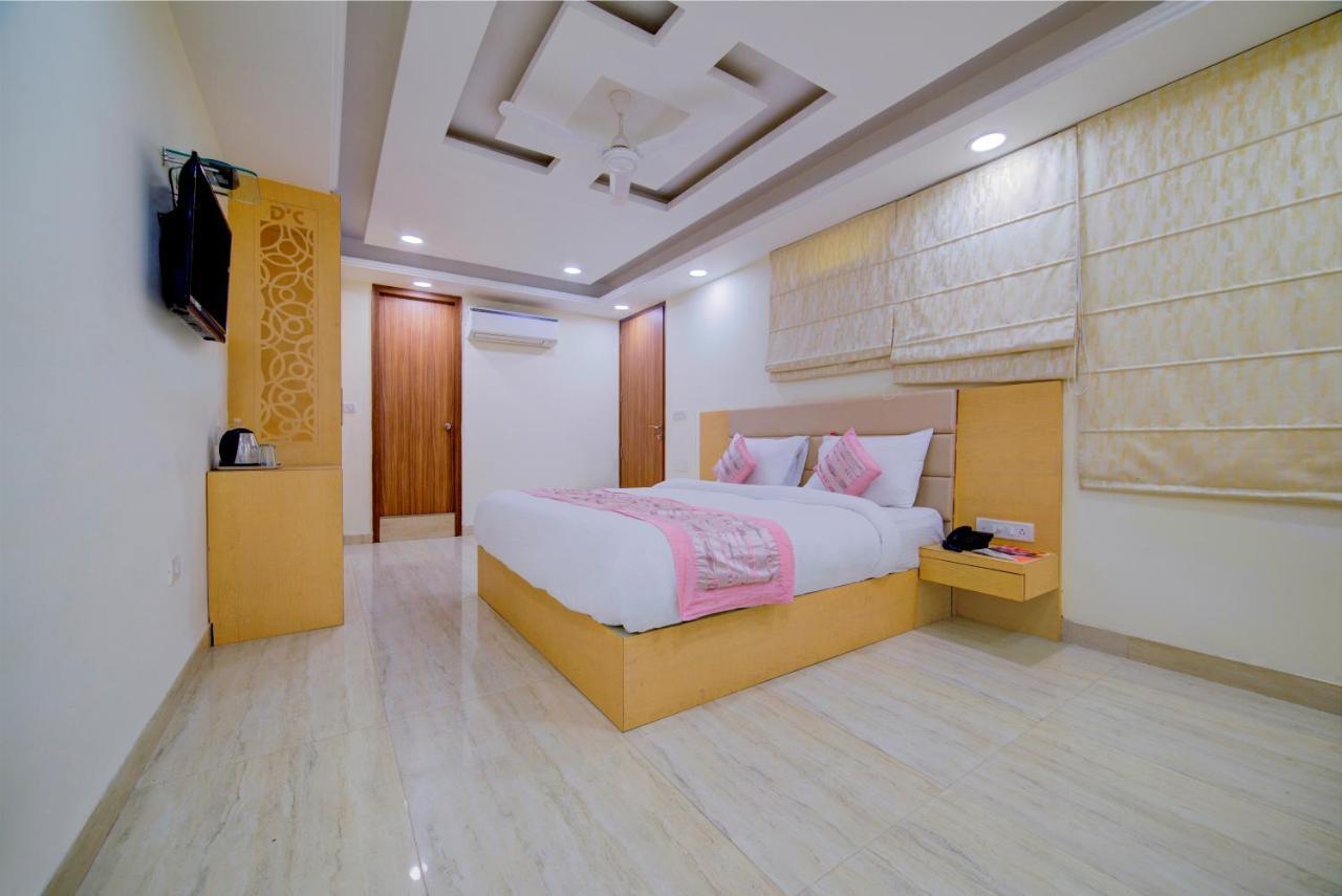 Airport Hotel Daya Capitol New Delhi Bagian luar foto